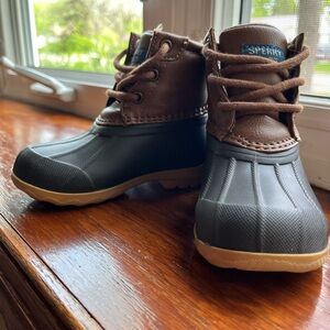 New Sperry Duck boot 7T